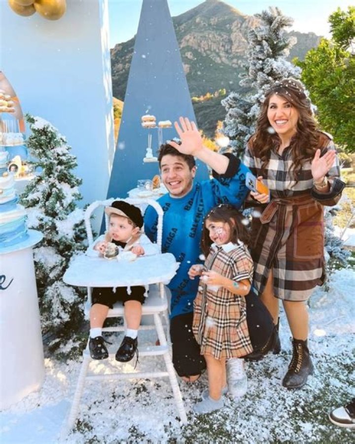 Amanda Skrzypchak Bio, Wiki, Age, Husband, Family, Height, Salary, Net worth, NBC2