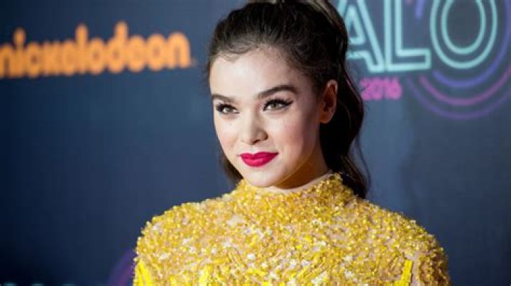 Hailee Steinfeld’s Net Worth And How Much She Makes From Her Movies