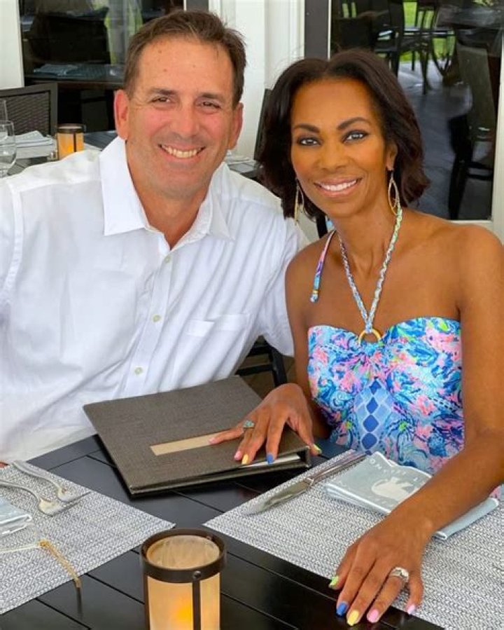 Harris Faulkner Net Worth, Husband, Daughter, Married, Height, Bio