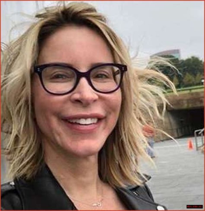 Lynn Martinez Plastic Surgery, Bio, Wiki, Age, Height, Husband, WSVN, Salary and Net Worth