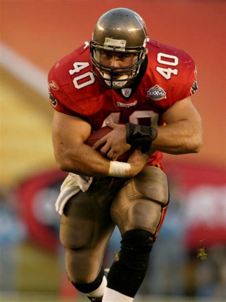 Why is Mike Alstott not in the Hall of Fame?